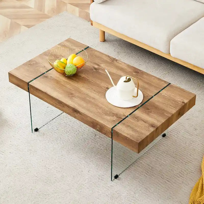 Table basse rectangulaire avec plateau effet bois et pieds en verre trempé