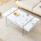 Table basse rectangulaire avec plateau effet bois et pieds en verre trempé