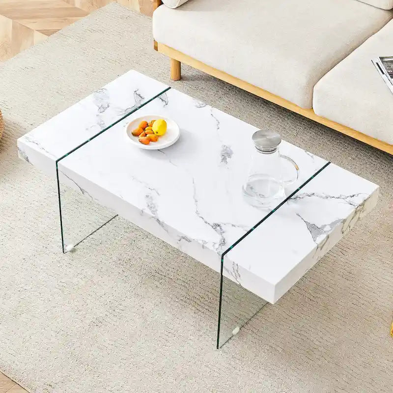 Table basse rectangulaire avec plateau effet bois et pieds en verre trempé
