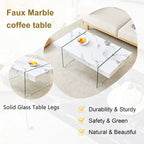 Table basse rectangulaire avec plateau effet bois et pieds en verre trempé