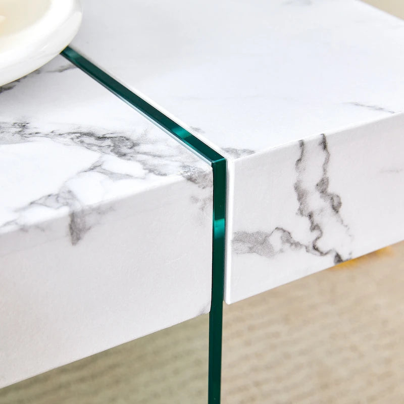 Table basse rectangulaire avec plateau effet bois et pieds en verre trempé