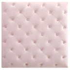 Grand pouf capitonné en velours avec détails cloutés