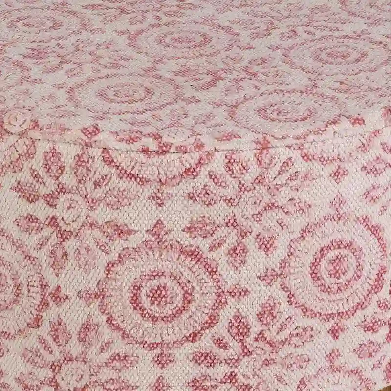 Tabouret en bois à trois pieds rembourré en coton rose de style bohème