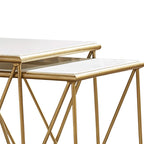 Tables gigognes 2 pièces en marbre blanc avec piètement géométrique doré