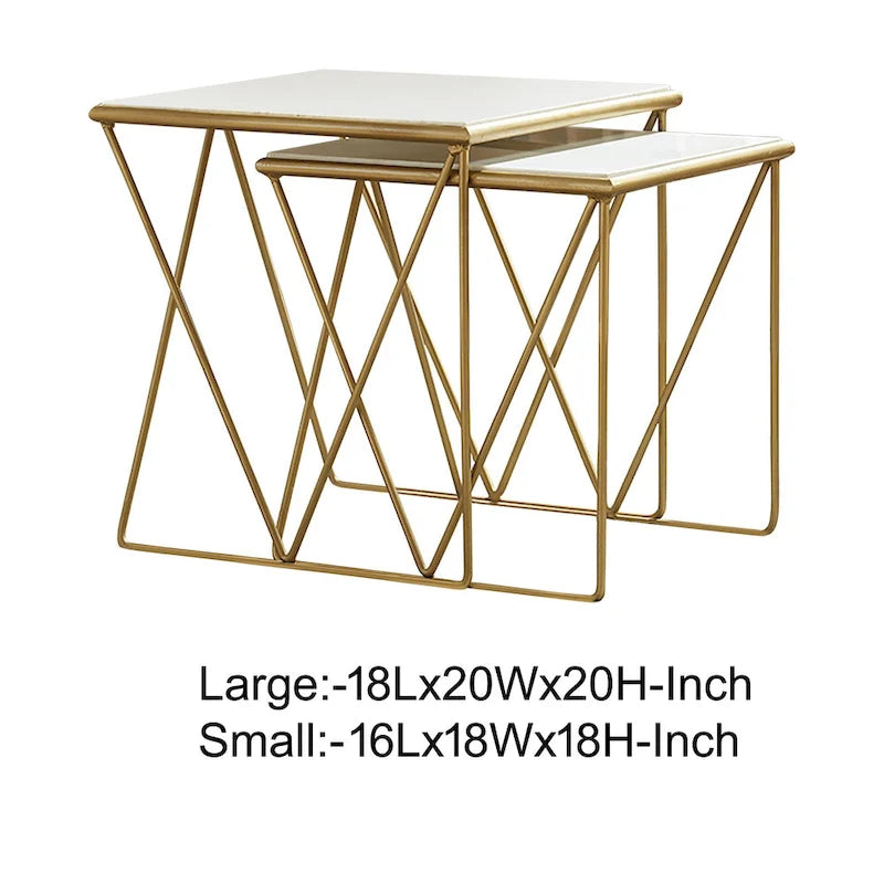 Tables gigognes 2 pièces en marbre blanc avec piètement géométrique doré